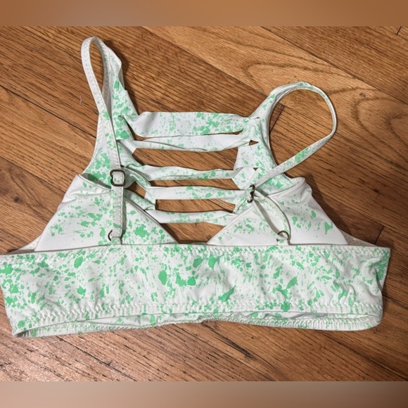 Becca green and white twisted top - Picture 2 of 4